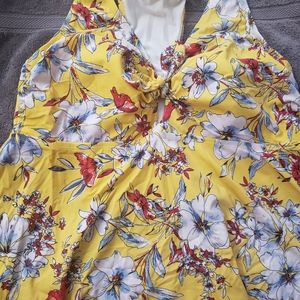 Plus size women's swim suit top